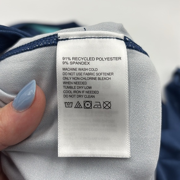 Tommy Bahama Aloha Waves IslandZone Crew Rash Guard - Picture 7 of 7